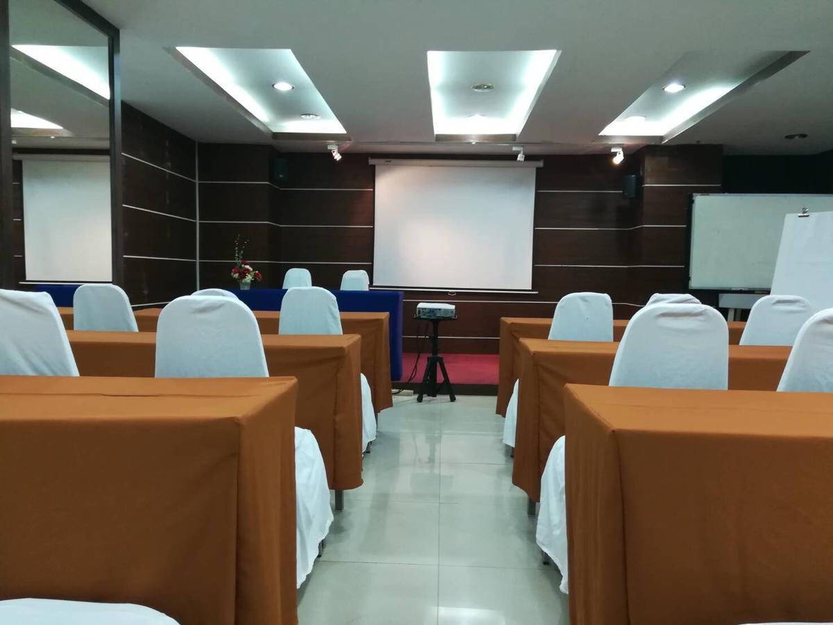 The Residence Prachinburi 304 Екстер'єр фото